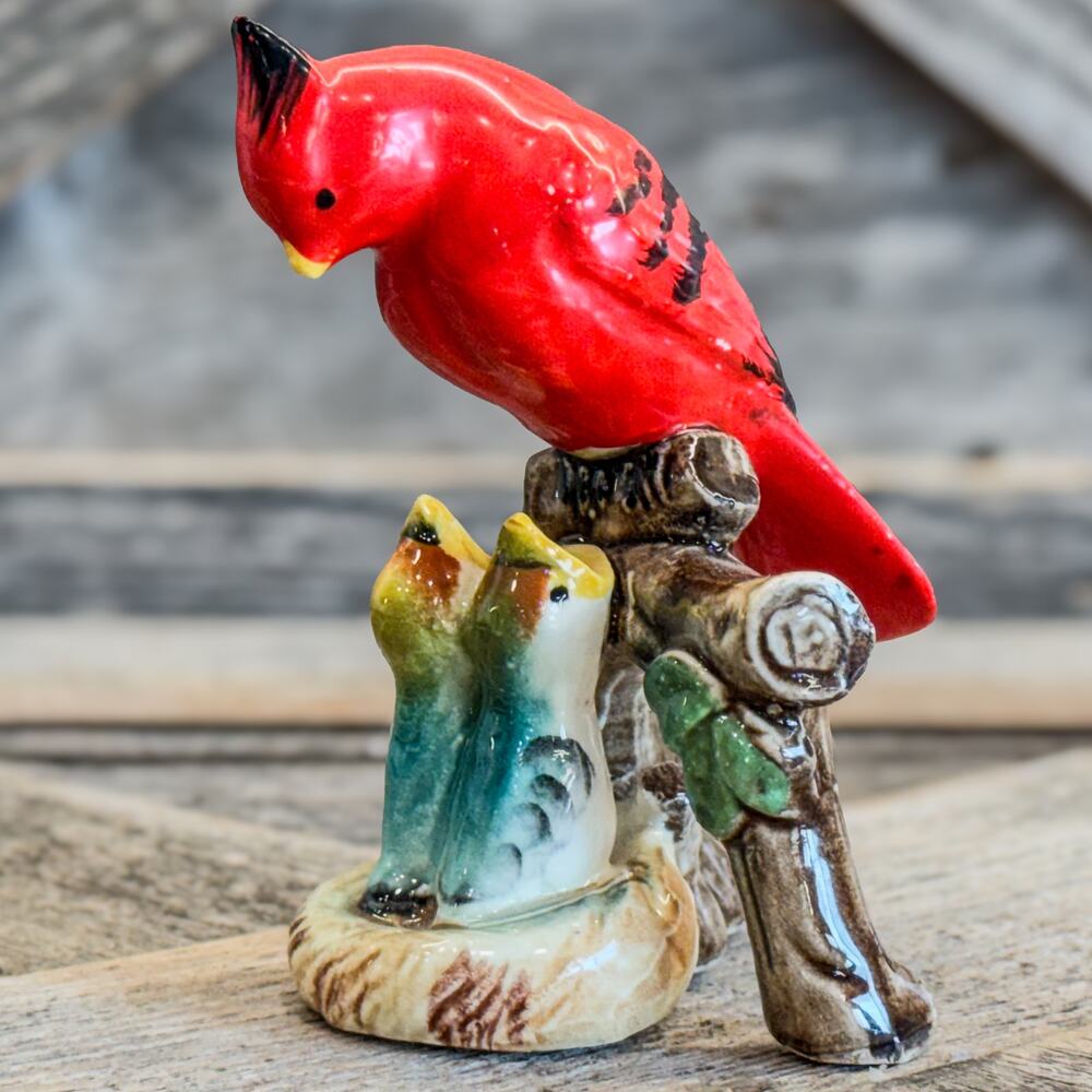 Cardinal Bird On A Branch Feeding Baby Birds, Vintage Japanese Porcelain, 4"H